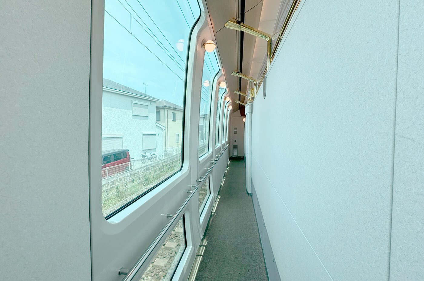 観光特急「しまかぜ」カフェ車両